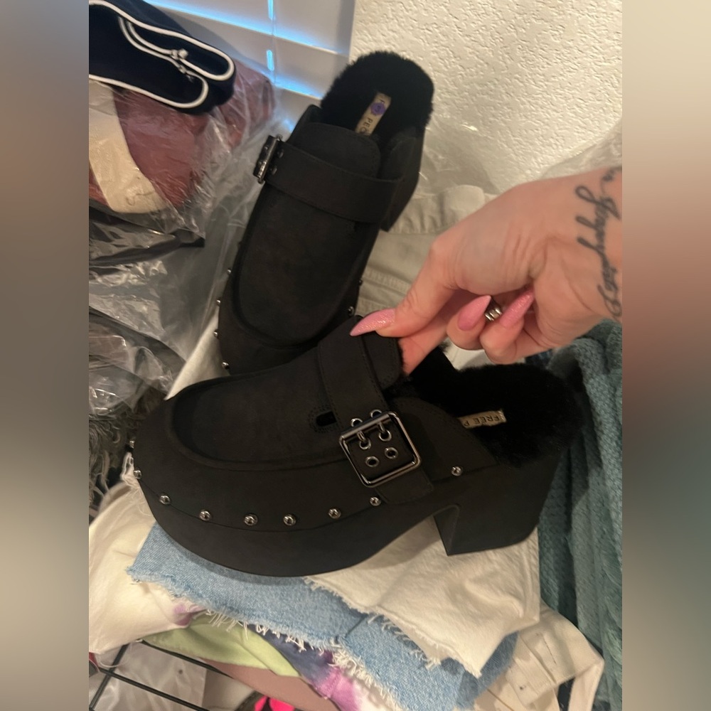 FREE PEOPLE Anya Suede Clogs - Black, Sz 8 NWT - Picture 6 of 6